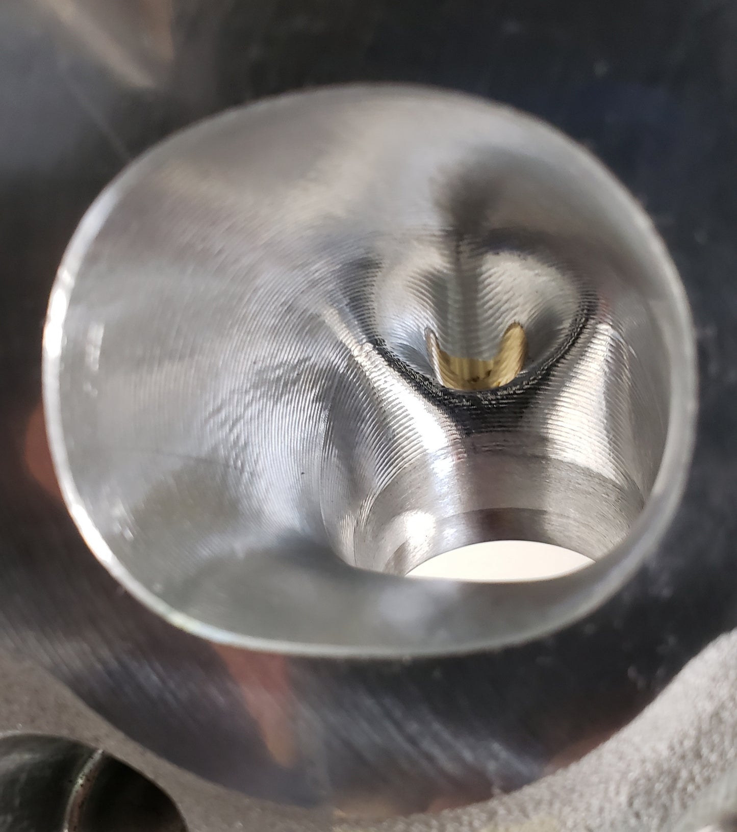 Standard Height Exhaust ports accept of the shelf headers. (6614365896778)